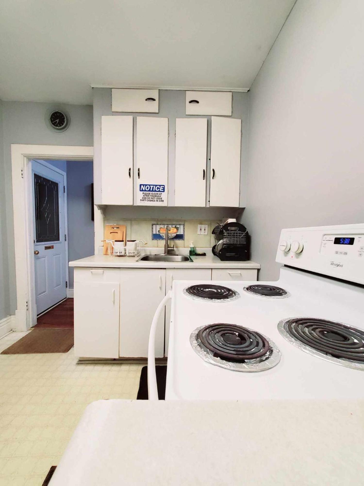 Merj'S Guest House In Wolesly Winnipeg Bagian luar foto