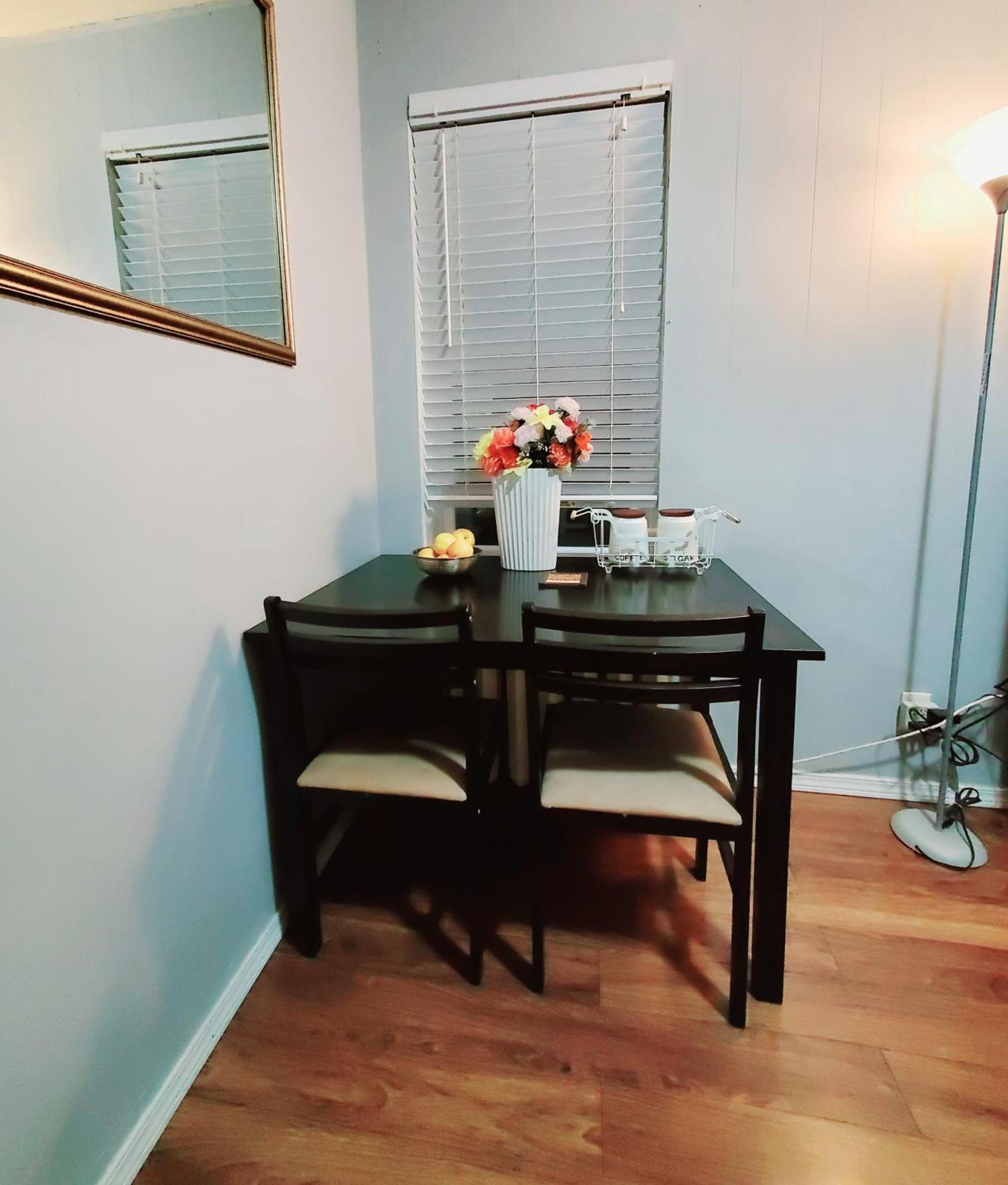 Merj'S Guest House In Wolesly Winnipeg Ruang foto