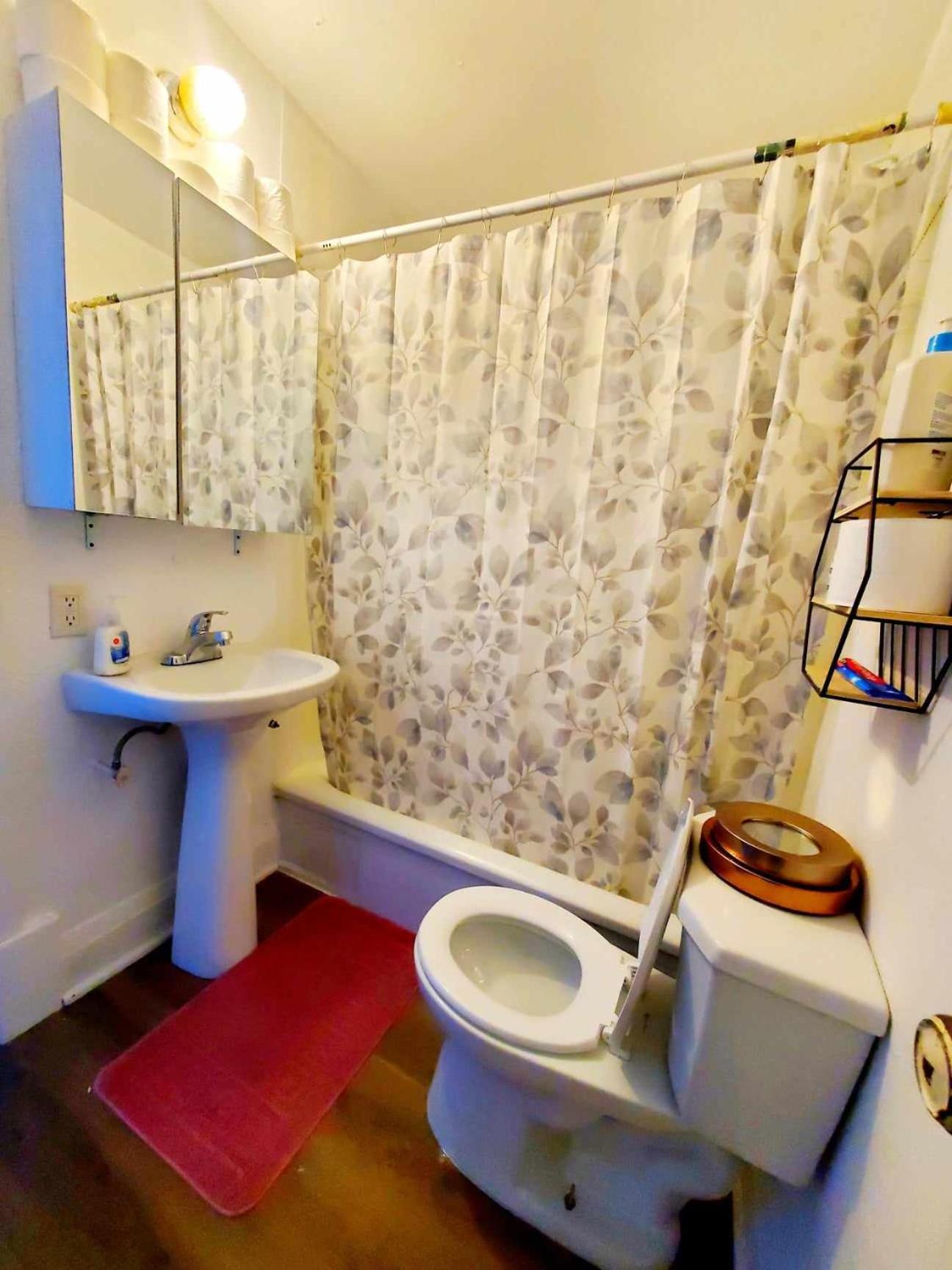 Merj'S Guest House In Wolesly Winnipeg Bagian luar foto